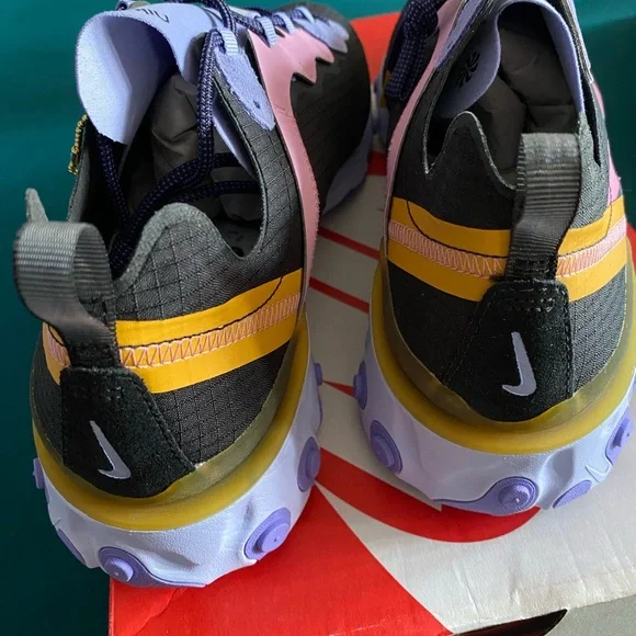 Nike React Element 55 PRM in Black/Flamingo
